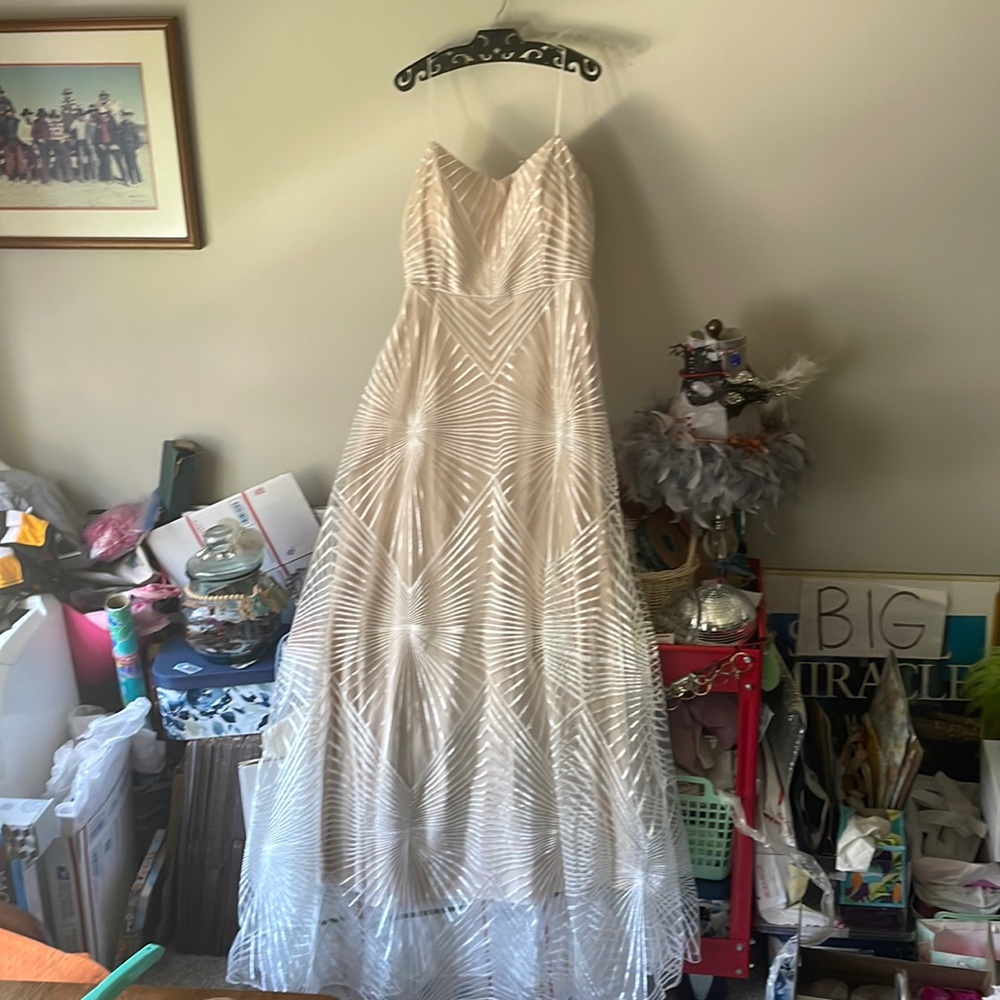 Stunning Wedding Gown Geometric Embroidery Maxi